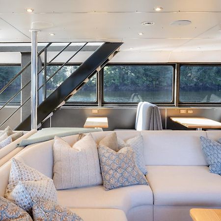 Milford Sound Overnight Cruise - Fiordland Discovery Exterior photo