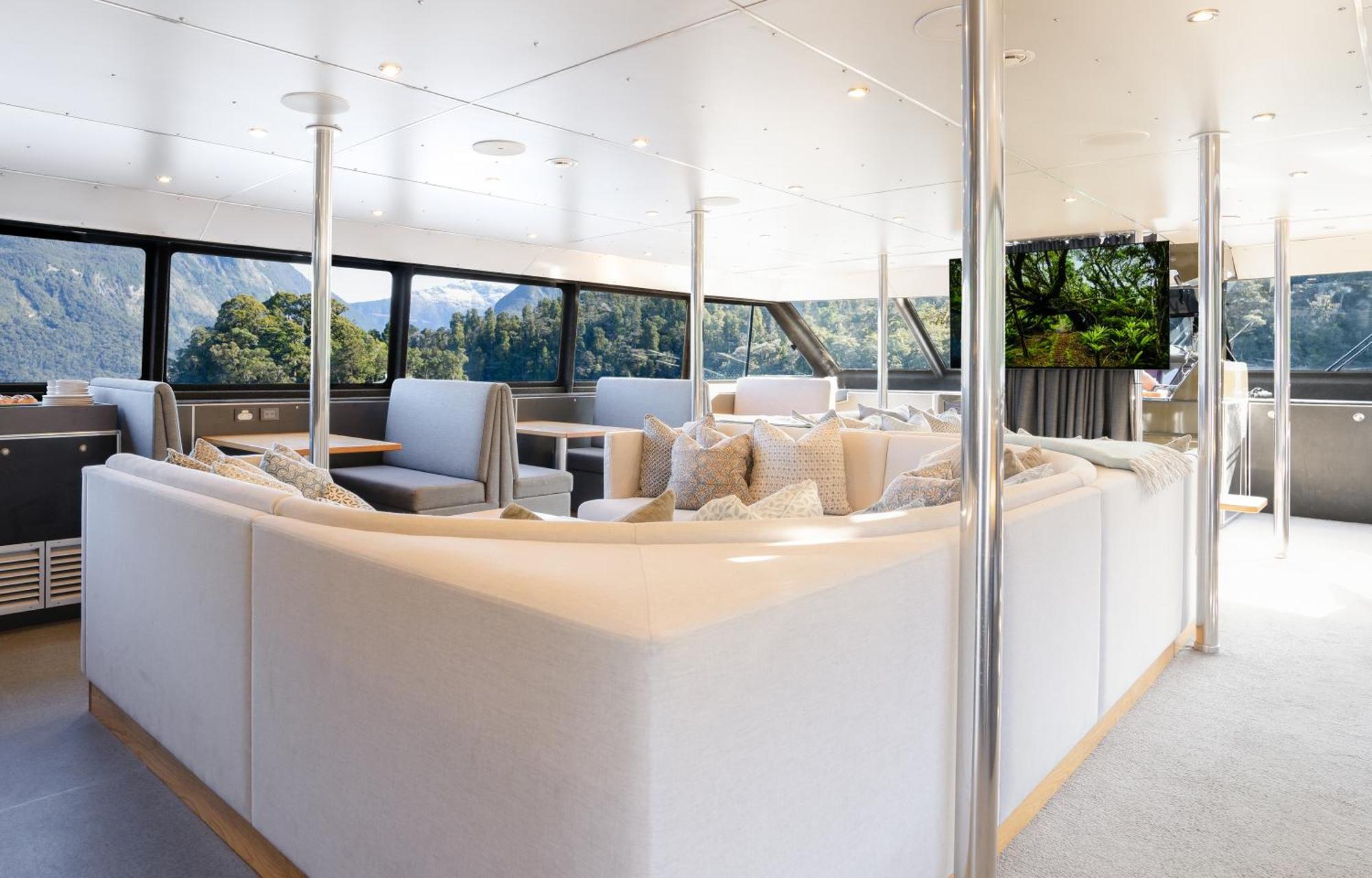 Milford Sound Overnight Cruise - Fiordland Discovery Exterior photo