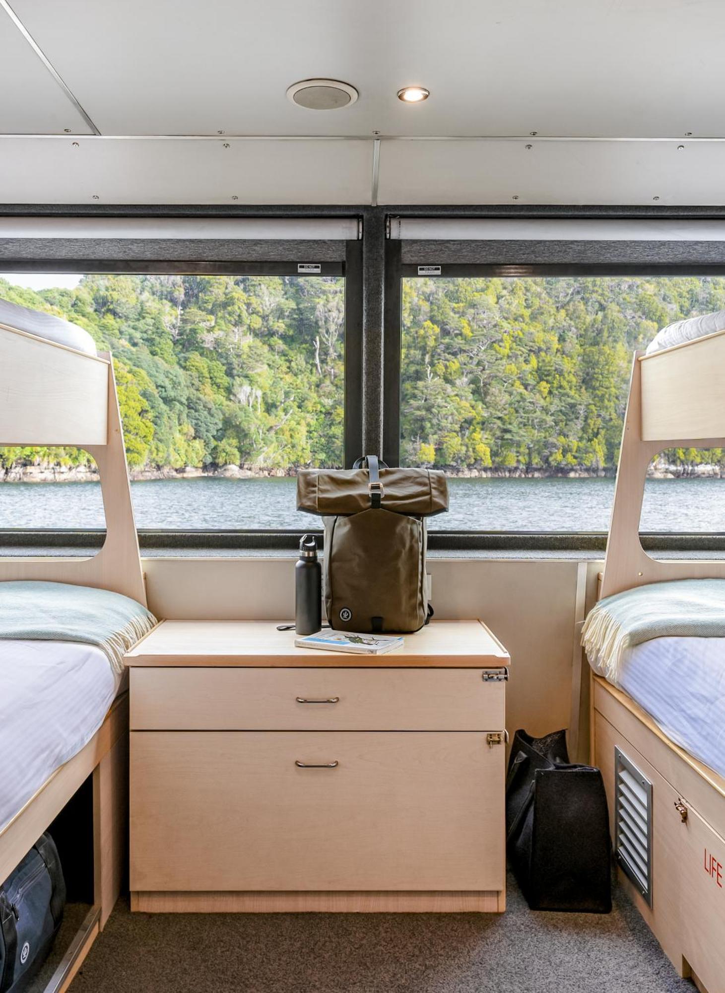 Milford Sound Overnight Cruise - Fiordland Discovery Exterior photo
