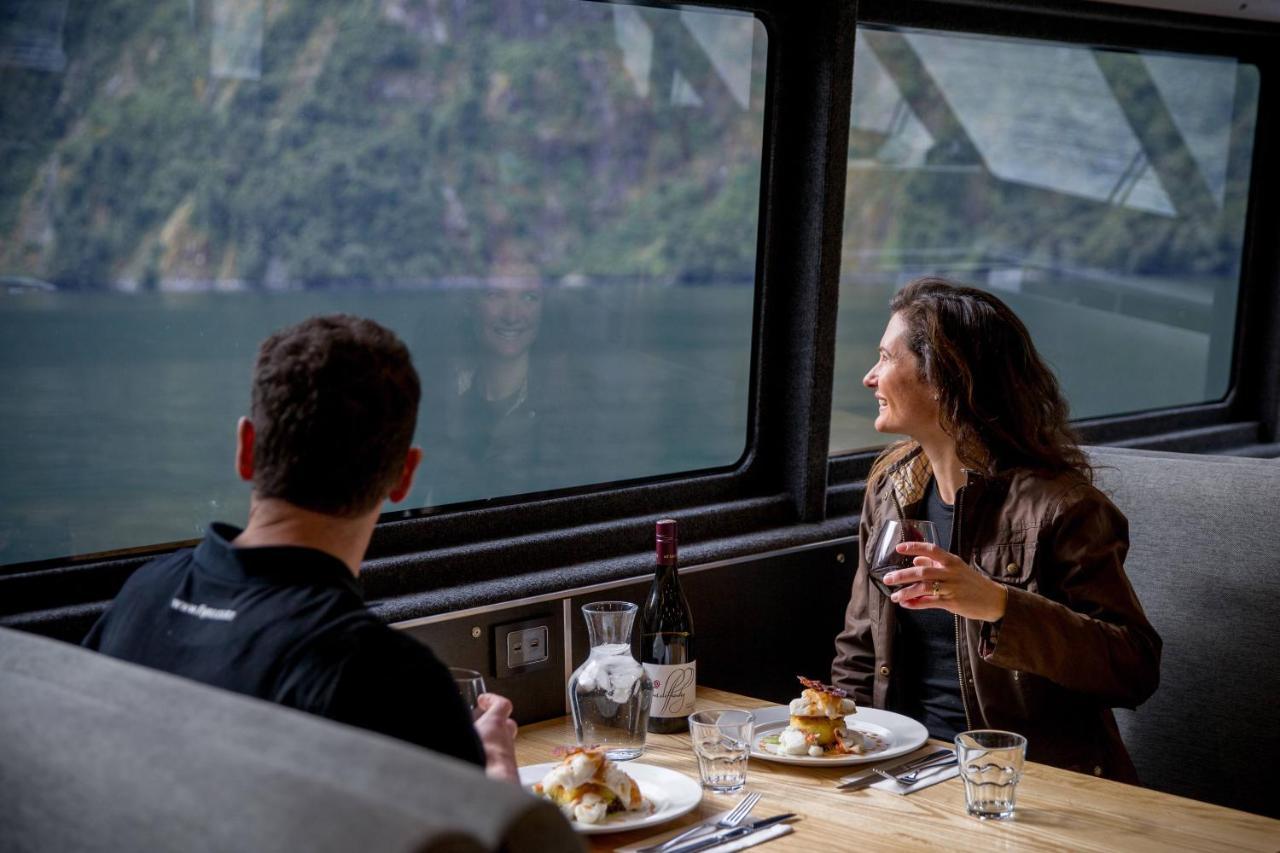 Milford Sound Overnight Cruise - Fiordland Discovery Exterior photo