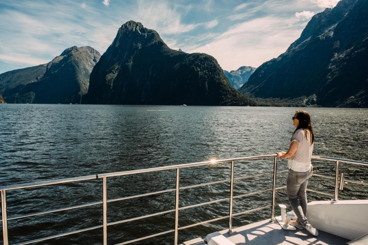 Milford Sound Overnight Cruise - Fiordland Discovery Exterior photo